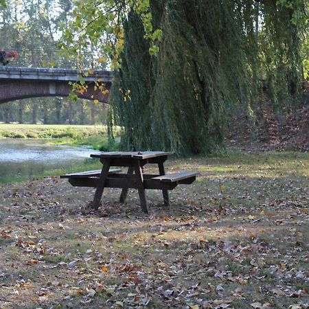 Chez Santia Villa Brinon-sur-Sauldre Bagian luar foto